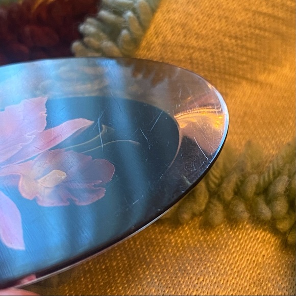 Large vintage reverse carved lucite brooch - Picture 5 of 7